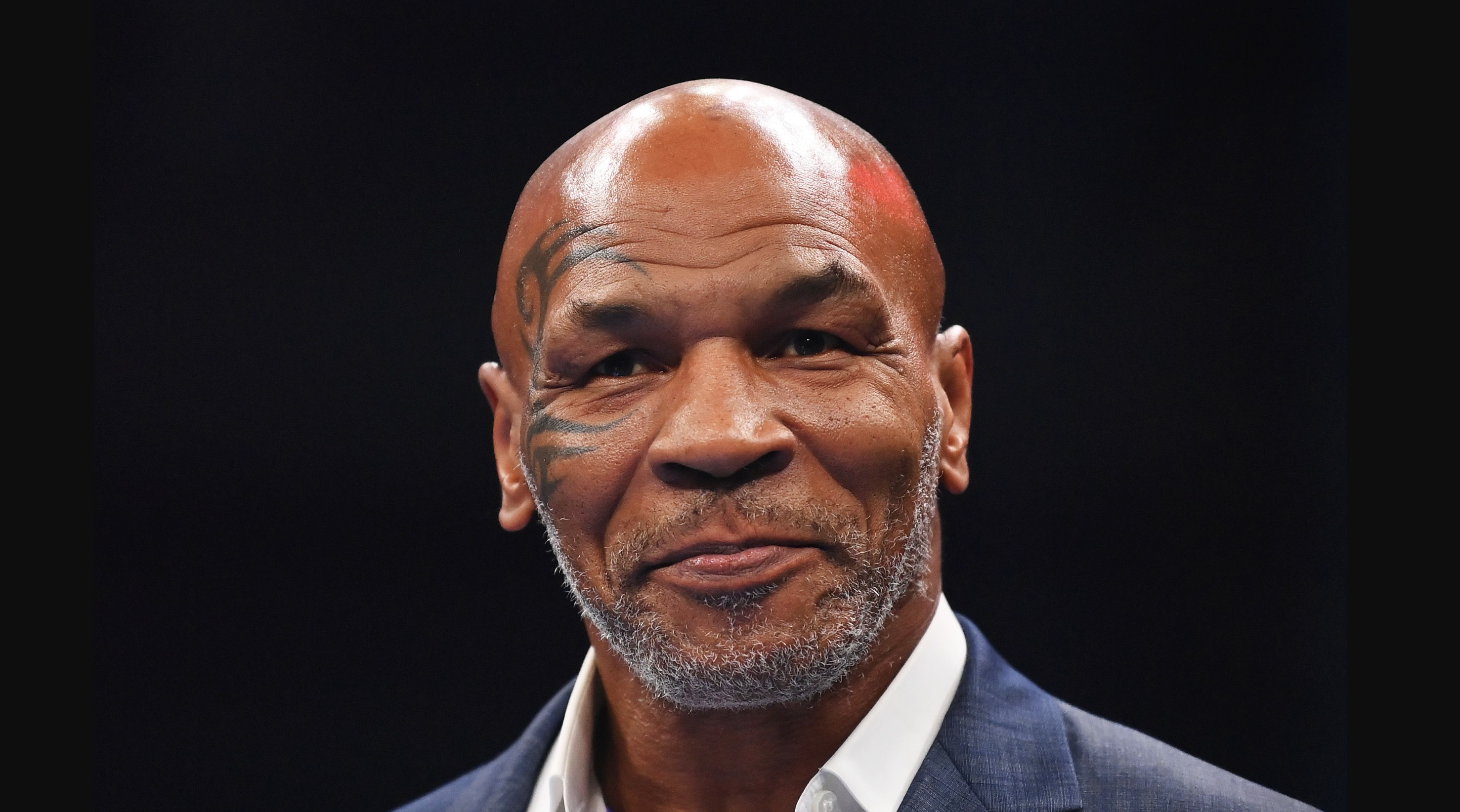 Tayson, həmçinin onun həyat hekayəsini