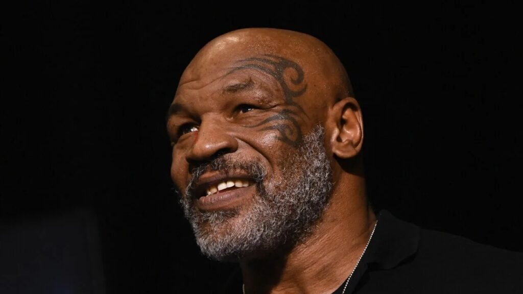 Mayk Tayson tarixin ən yaxşı boksçusunun kim olduğunu açıqlayıb