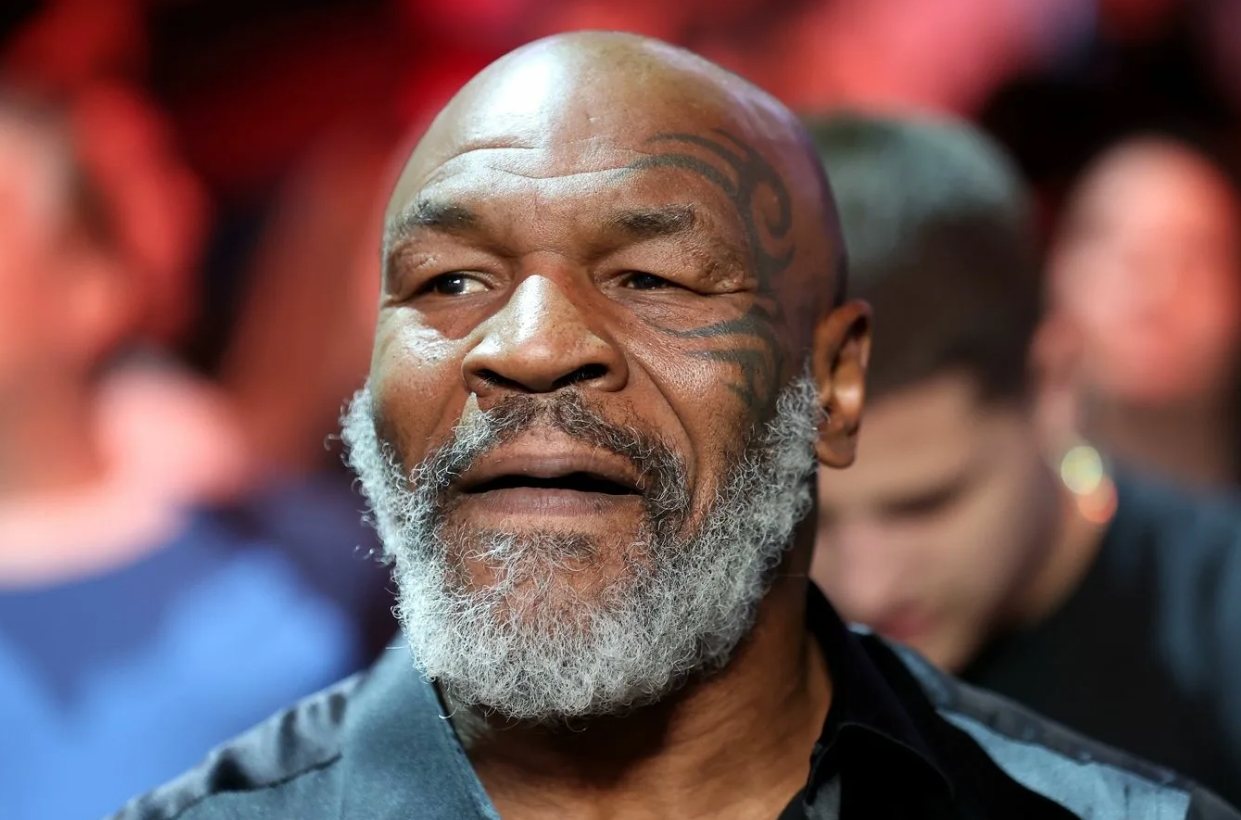 Tayson, Stare Fight-da Ceyk Paulu yumruqlayır