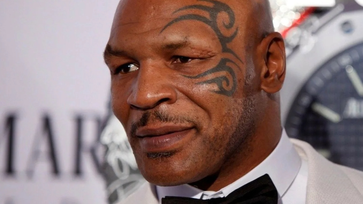 Tayson Xalq Çempionudur Mübarizəsiz Qazanmaq üzrə Təlimçi